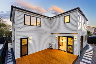 1/25 Hedge Row, Sunnyhills, Manukau City