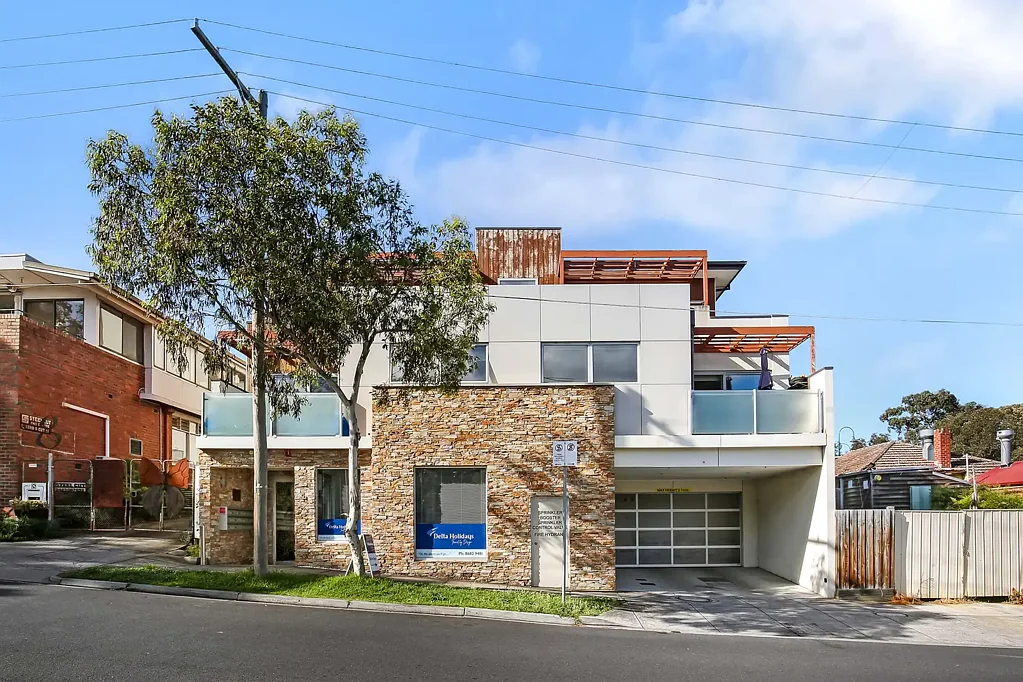 Low-Maintenance Living in a Fantastic Location