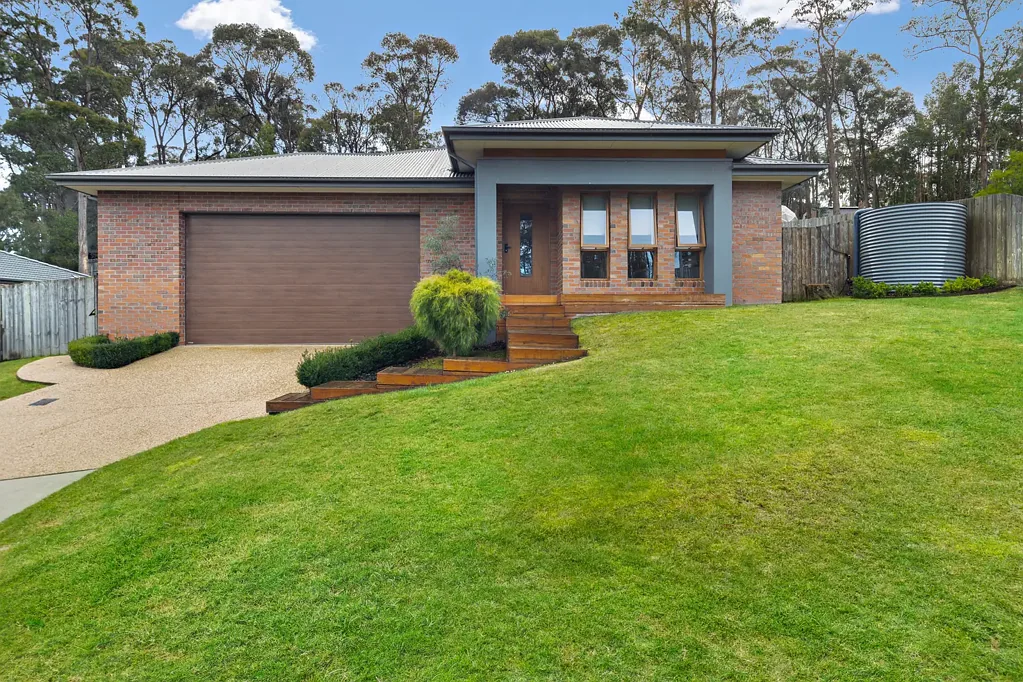 14 Sobey Street, Mount Helen, VIC 3350