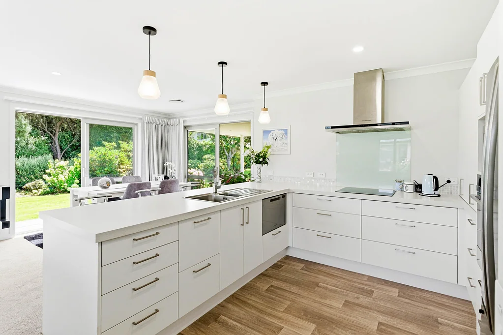 Outram 3 Bedroom Modern living with beautiful surrounds
