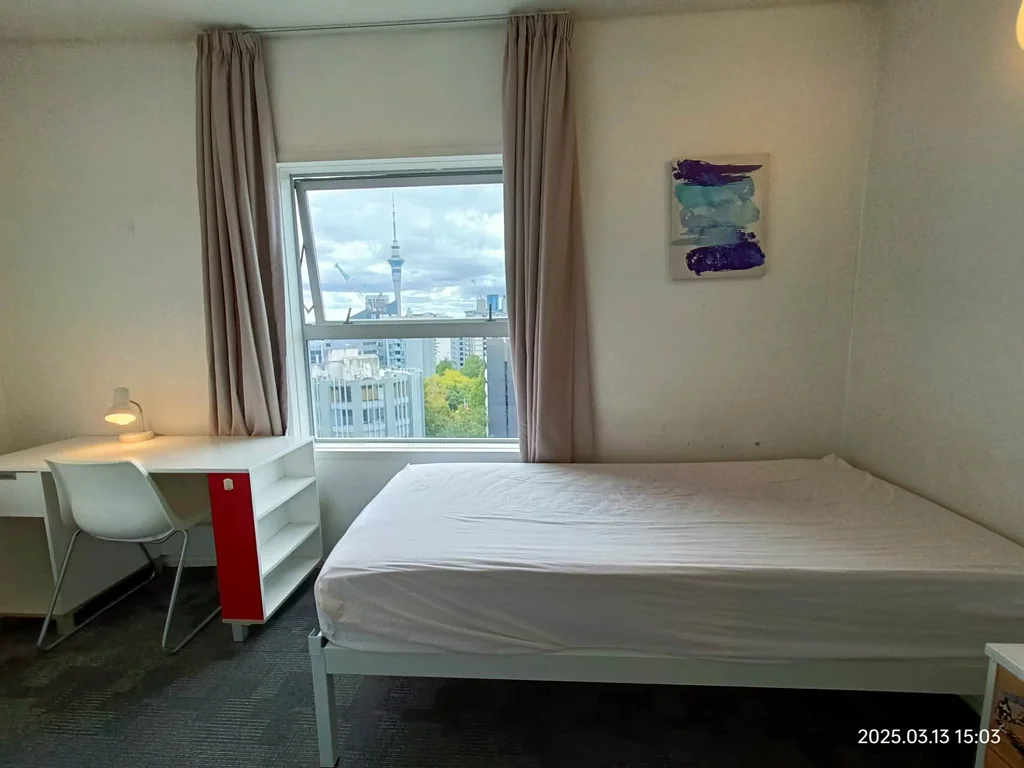19e/15 Whitaker place, Auckland City  租金$220 per week~长租优先~19楼好视野,包水电~近奥大提供分租 1 间卧室。
