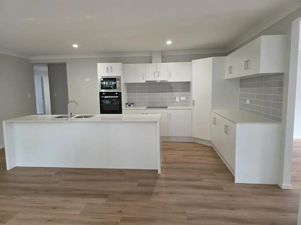 Brand New Family Home-Spacious, Stylish and Ready to Move in!!!