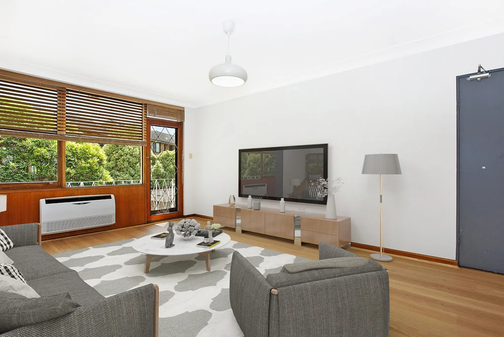Renovated 2 Bedroom Apartment with Lock Up Garage