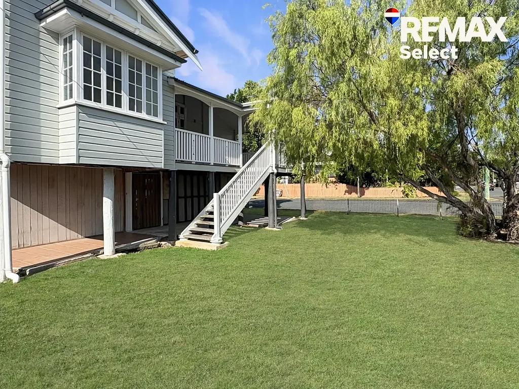 Spacious 2-Bedroom Home with Entertainers Deck!
