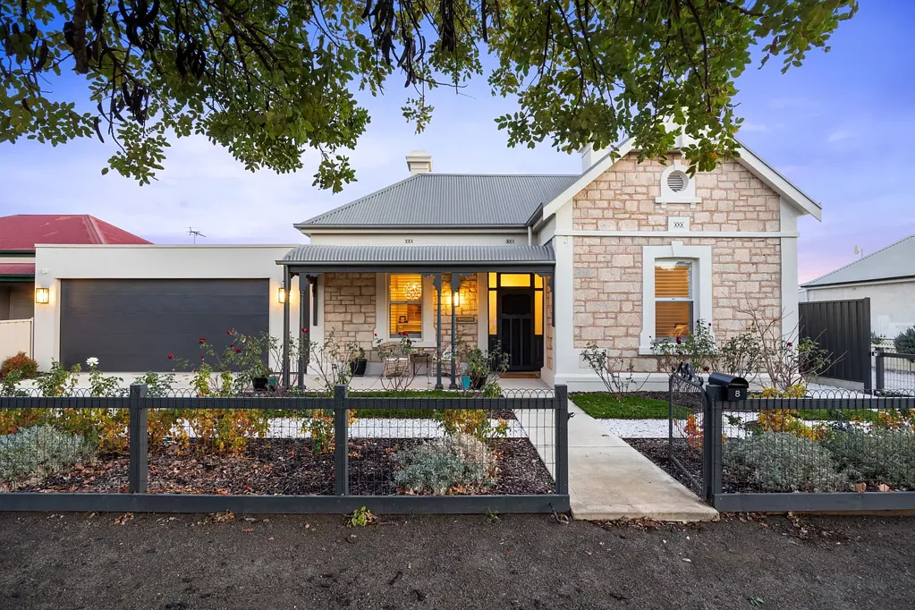 Tanunda 3chambre Refined Luxury Meets Timeless Craftsmanship in the Heart of The Barossa!