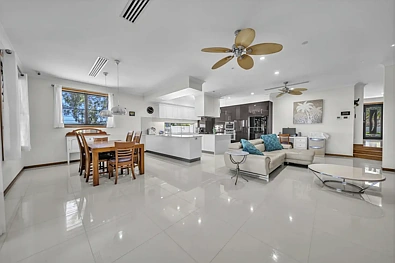 35 Elphinstone Street, Bowen, QLD 4805, 4 રૂમ, 3 બાથરૂમ, House