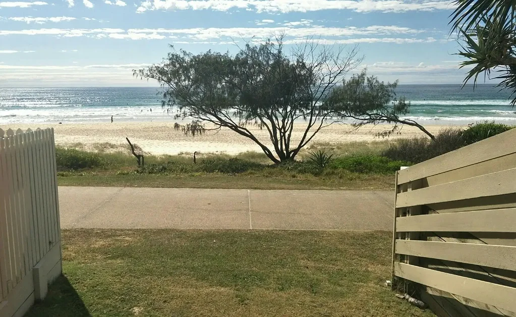 Tugun 2chambre Rare Beachside Gem: 2 Bedroom unit with its own direct Tugun beach access
