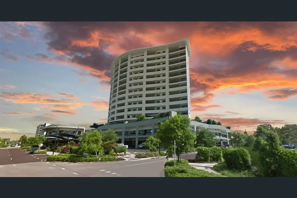 Parap 1 Bedroom Modern Apartment with Balcony and Resort-Style Amenities