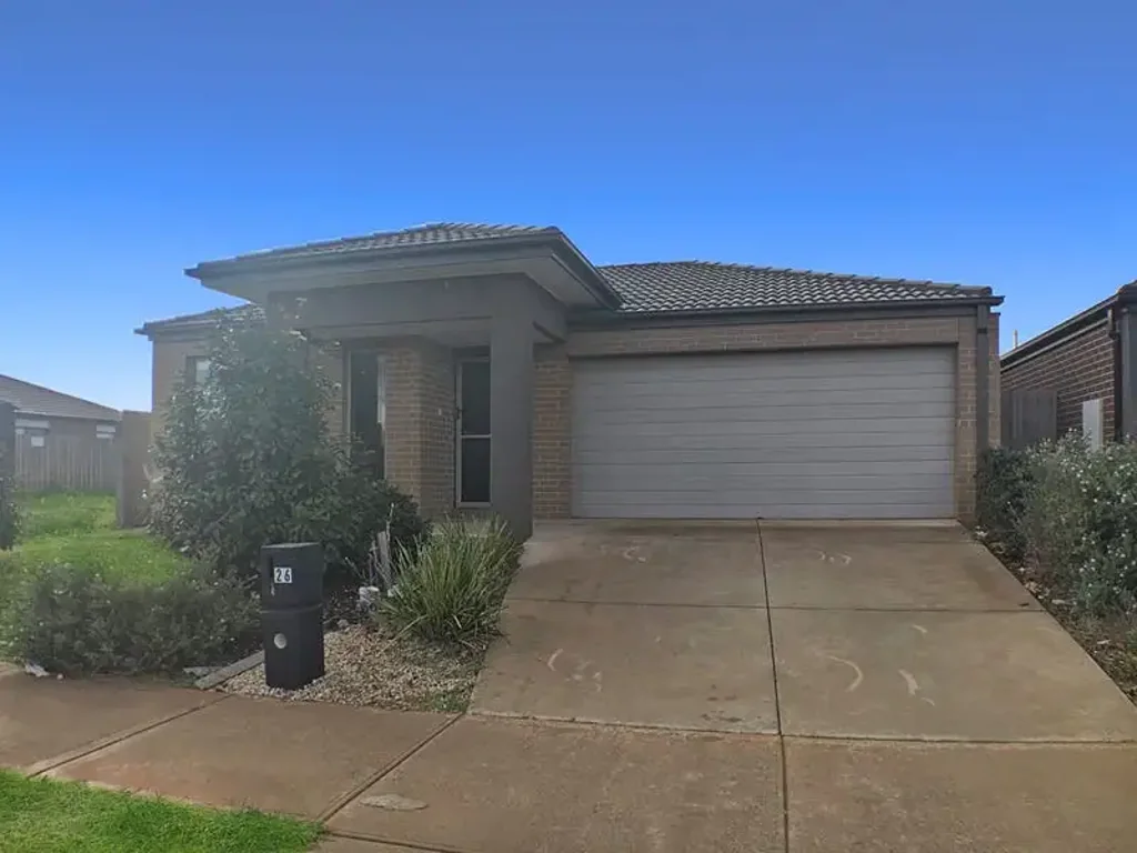 Modern FOUR bedroom low-set House in a great location!