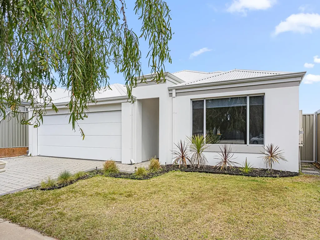 121 Honeywood Avenue, Wandi, WA 6167