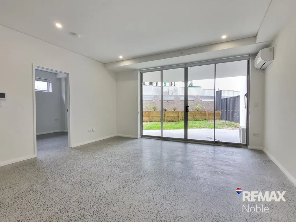 Impressive Two-Bedroom Apartment with courtyard