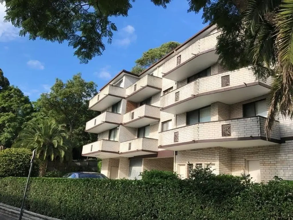 Artarmon 1ห้องนอน HUGE 1 BEDDER
IN PRIME LOCATION & WITH LOCK-UP GARAGE!