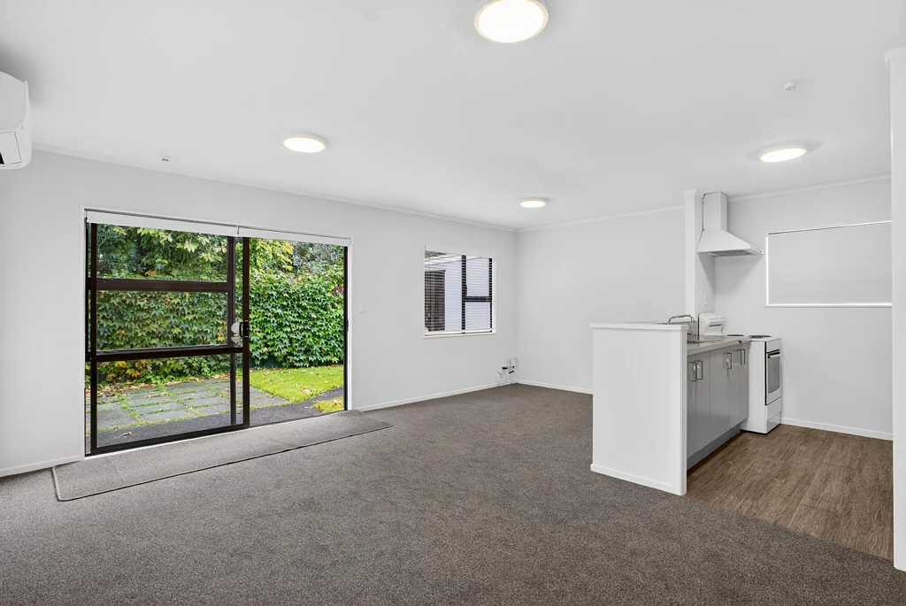 Papakura 2Phòng ngủ Great First Home
