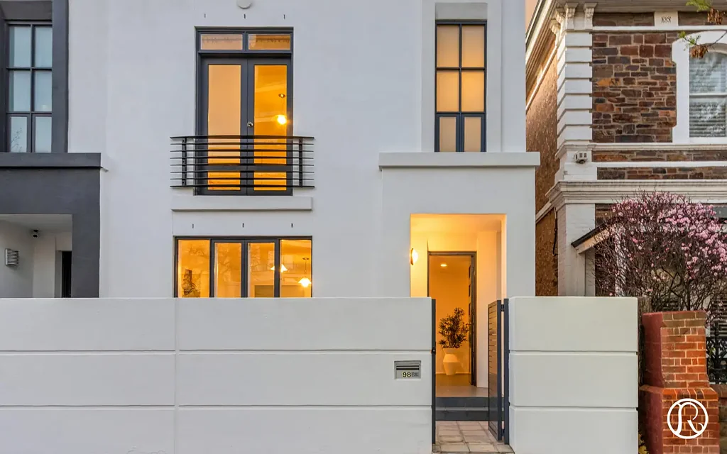 North Adelaide 3 Bedroom Chic, Style and Elegance