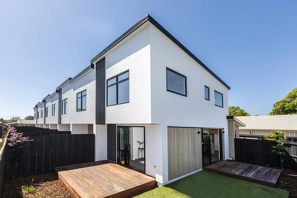 Riccarton 2房  Private townhouses with car parks