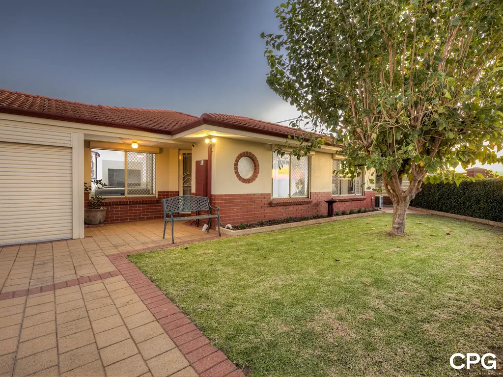 2 Emerald Court, Maida Vale, WA 6057