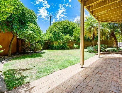 27 Roseberry Avenue, South Perth, Perth CBD, 3 Bedrooms, 2 Bathrooms, House