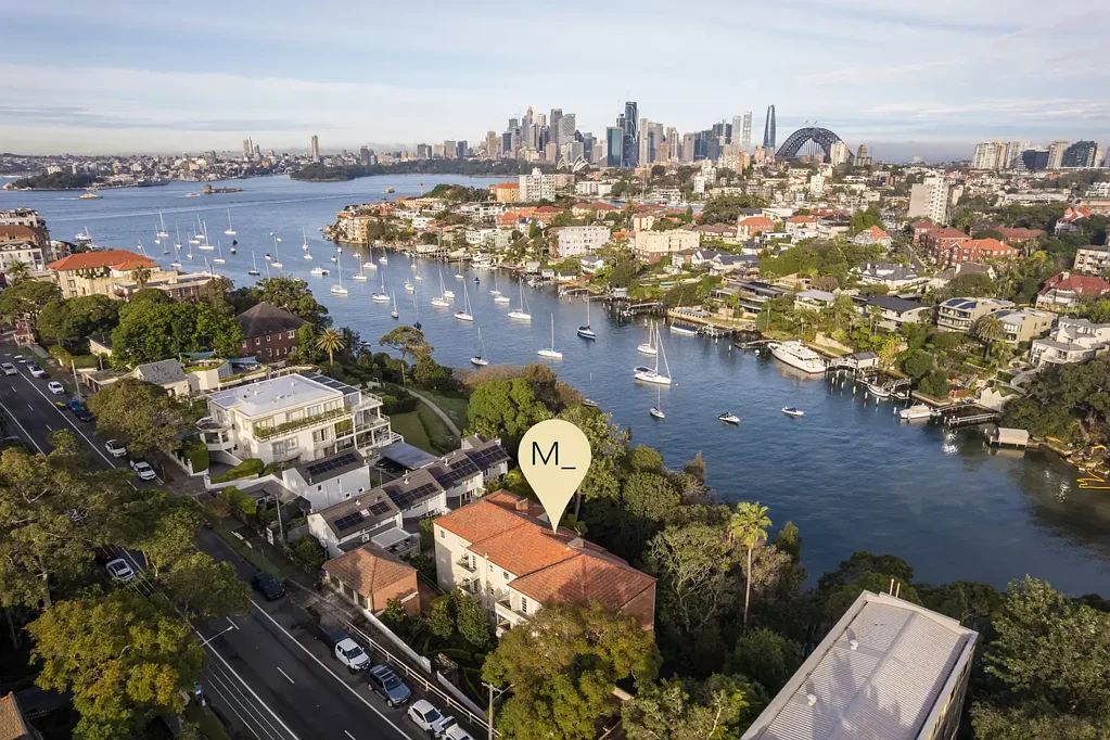 Cremorne Point 2房 前临保护区 Art Deco优雅 高天花板 双卧带阳台 石制厨房 宠物友好 滨水漫步 An Art Deco Haven By The Harbour's Edge OPEN WED 12PM-12:30PM