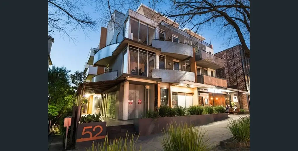 Light-Filled Modern Apartment in Prime St Kilda Location