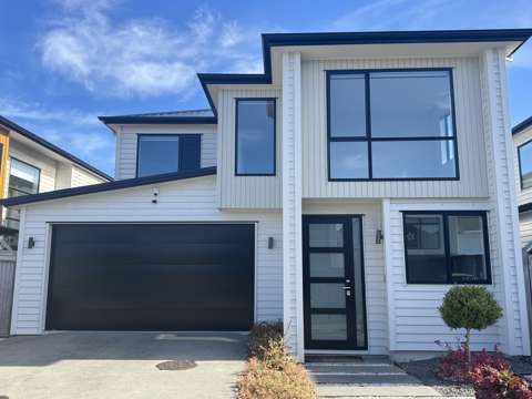 Hobsonville 5房  Supersized, dual school zones, price to sell!