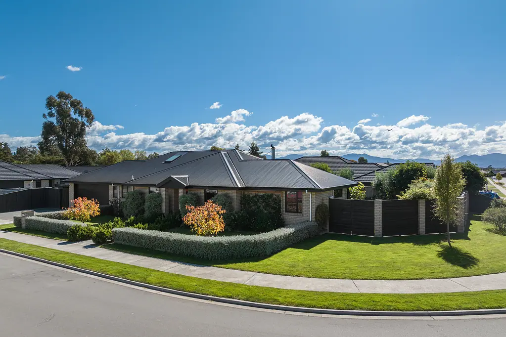 Witherlea 3 Bedroom Modern comfort in sought-after Witherlea