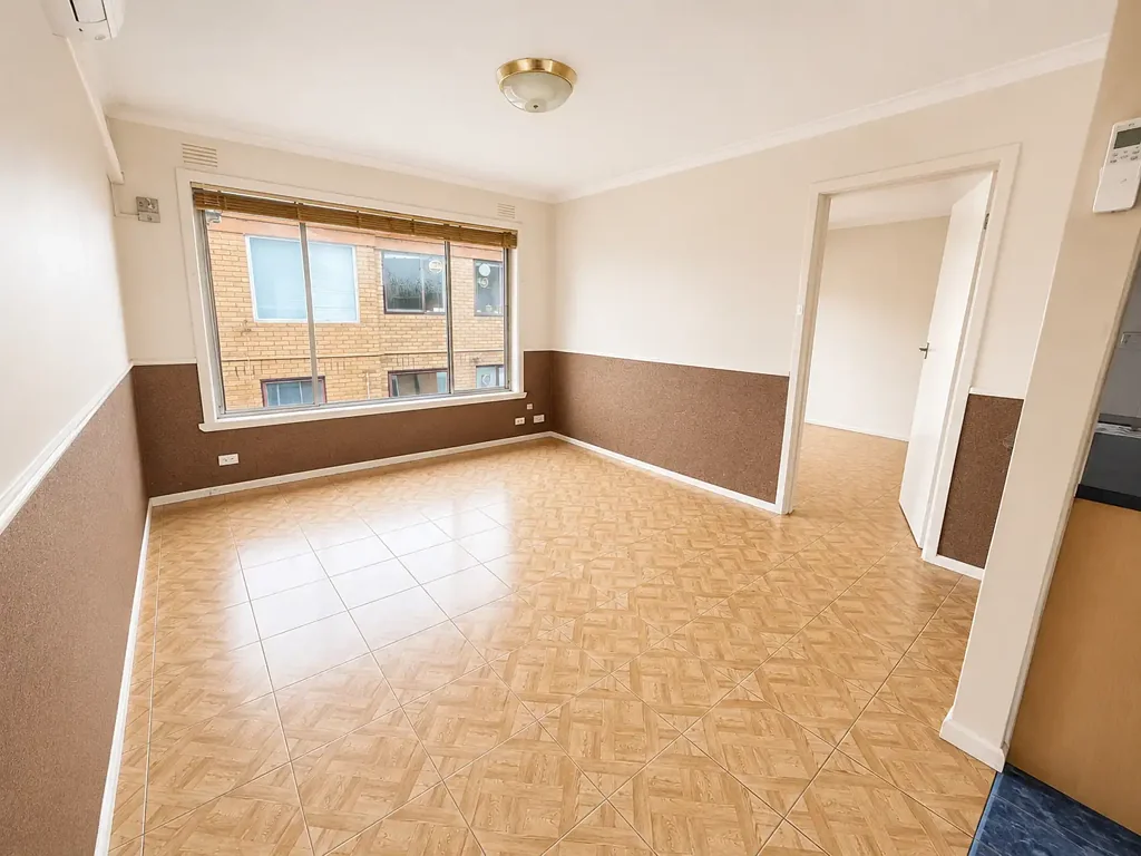 One Bedroom Flat in Footscray