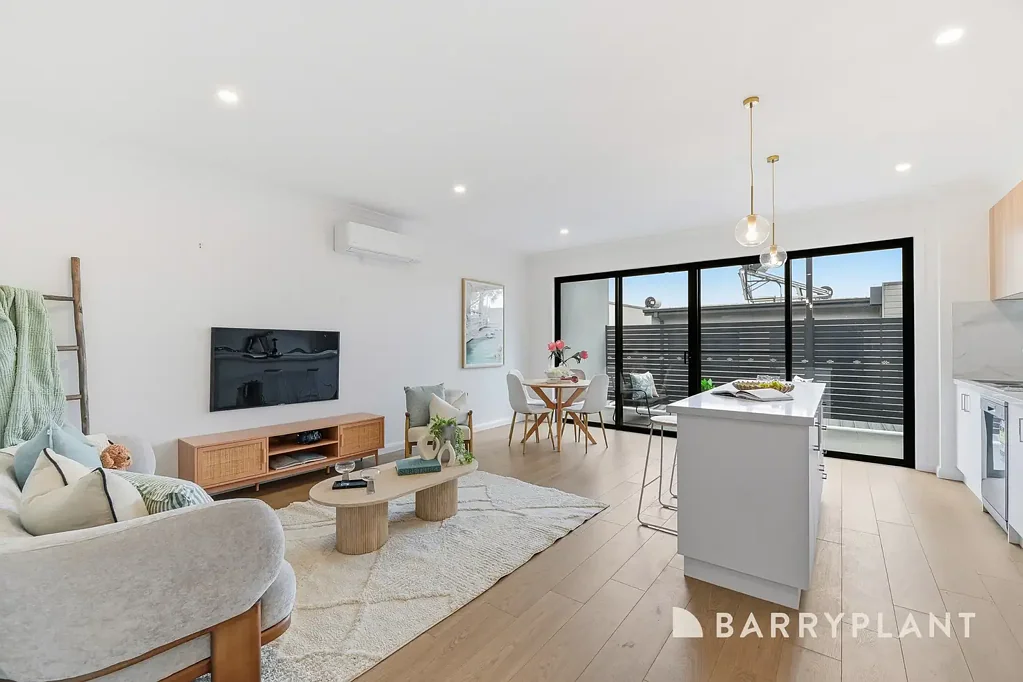 2/8 Mountain Gate Drive, Ferntree Gully, VIC 3156