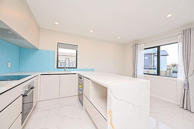 Modern Family Living ( 3 + 2 Bedrooms )
