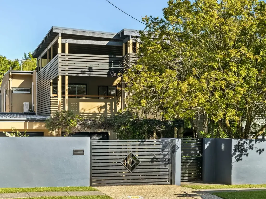 76A King Arthur Terrace, Tennyson, QLD 4105