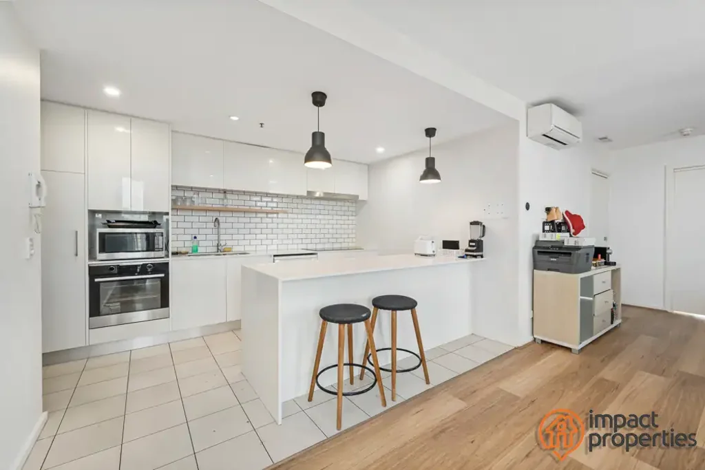 Belconnen 3Phòng ngủ Modern Living with Stunning Views !