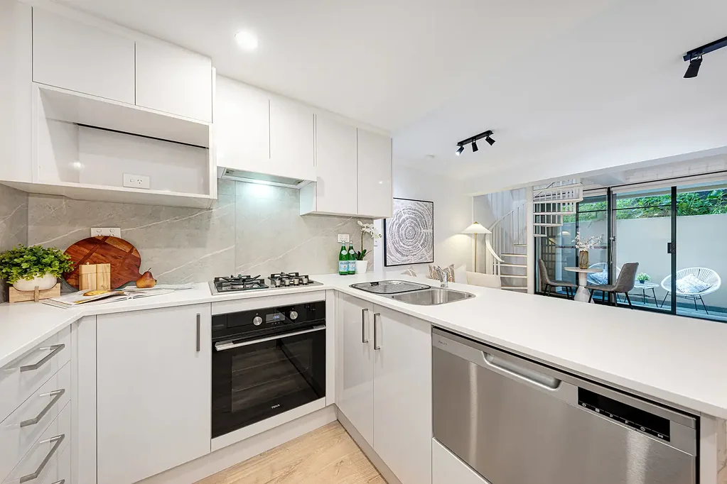 Wollstonecraft 2Moenga Beautifully renovated New York loft style apartment walk to Crows Nest village