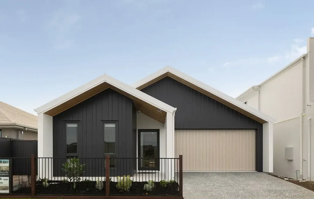 Caboolture 4房 516平米阔地 4卧奢宅 主卧步入式衣帽间 双水槽套间 Westinghouse电器 石材台面 开放式娱乐空间 近火车站学校 Build Your Dream