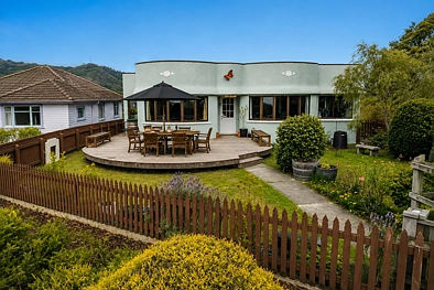 Beachville 2 Bedroom Views, Sunshine and Much More!