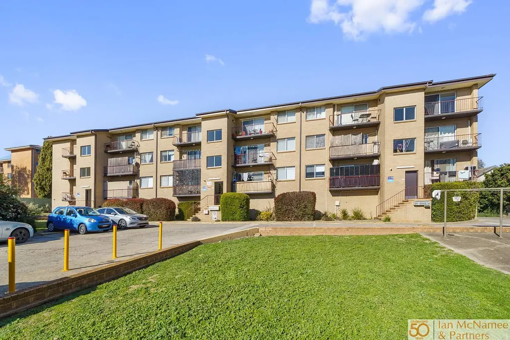 NEAT TWO BEDROOM UNIT!