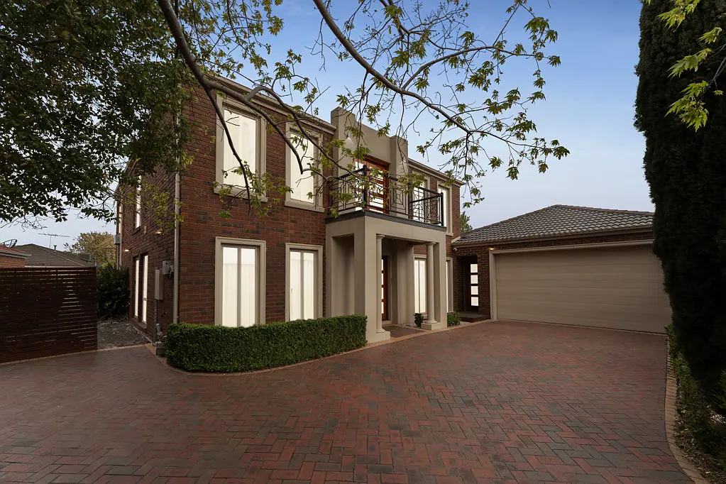 17 Yendon Close, Caroline Springs, VIC 3023