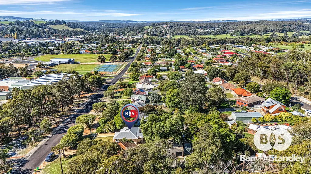 Donnybrook 4房  Stunning Renovated Home with Modern Touches and Bush Views