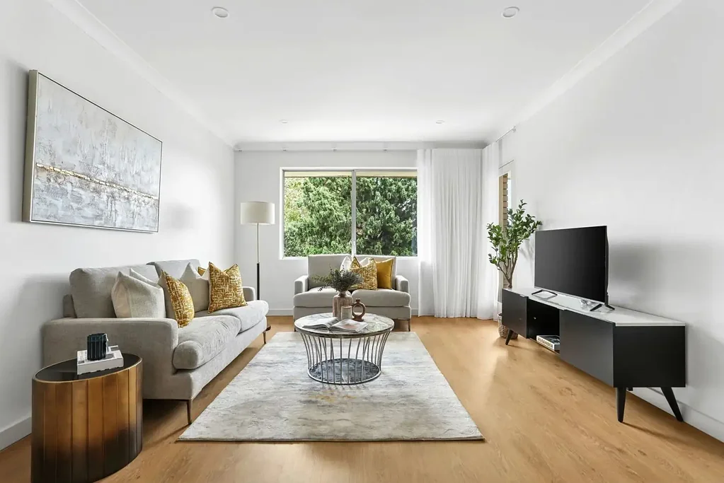 Fully Refreshed Top Floor Sanctuary With District Views