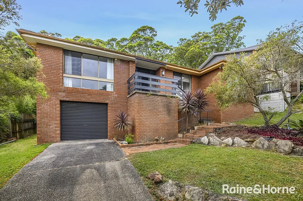 35 Yakaloo Crescent, Forresters Beach, NSW 2260