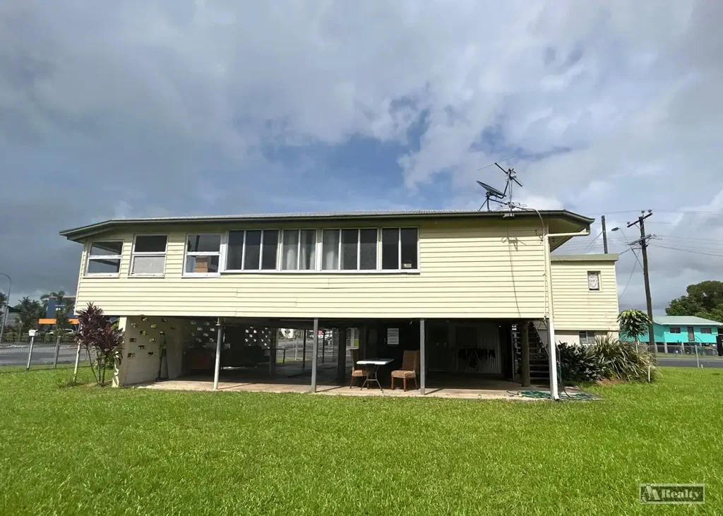 INNISFAIL - HOUSE