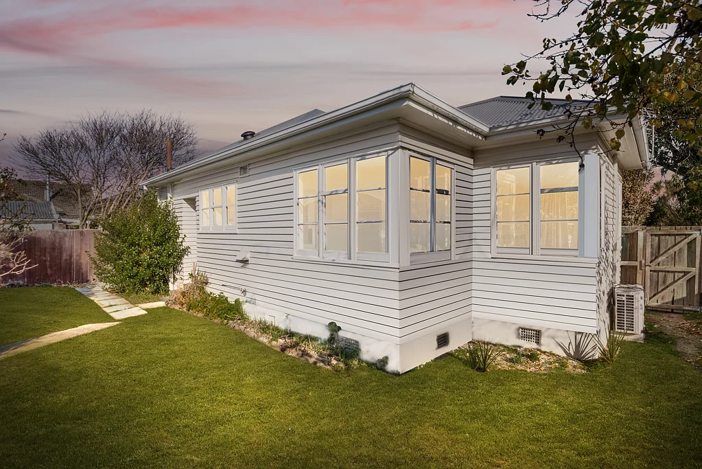 Woolston 2房  The Property Ladder Awaits