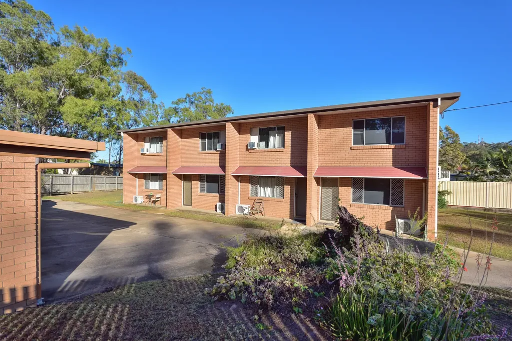 TIDY TOWNHOUSE IN PRIVATE SUBURBAN LOCATION