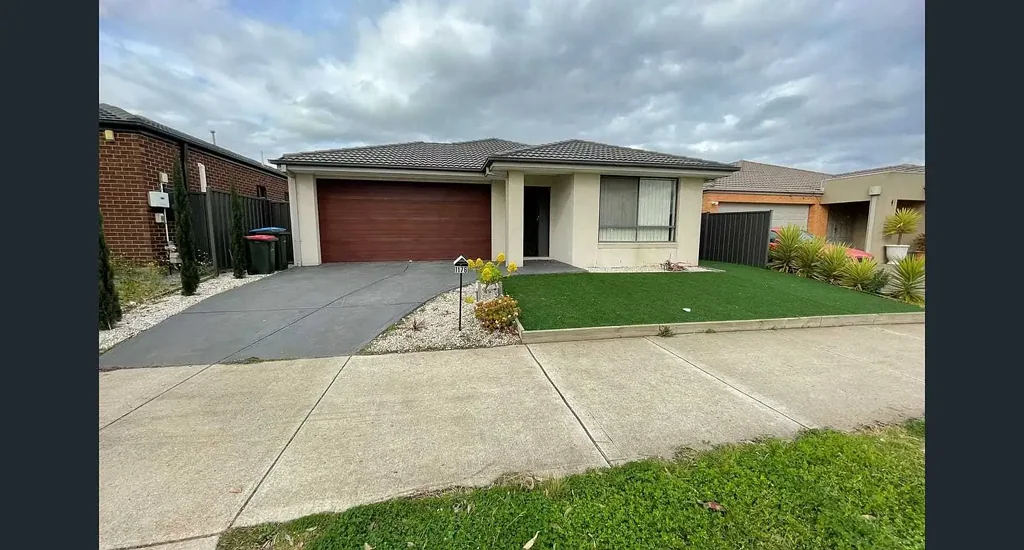 Modern Comfort in a Prime Manor Lakes Location