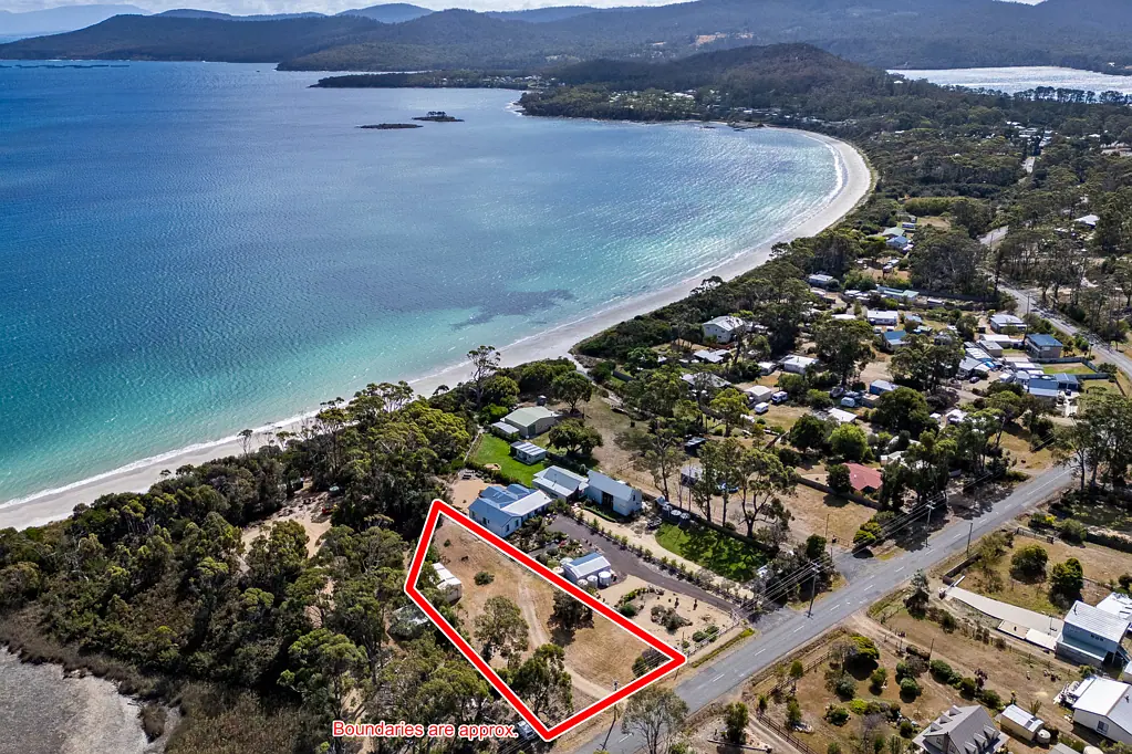 White Beach Vacant Beachfront allotment with shed!