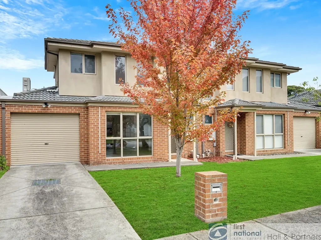 Doveton 3房 全新粉刷联排别墅 开放式布局 石材台面厨房 全屋燃气供暖 主卧带空调 步行至商店交通 短距达商圈CBD GREAT FIRST HOME OR SENSIBLE INVESTMENT