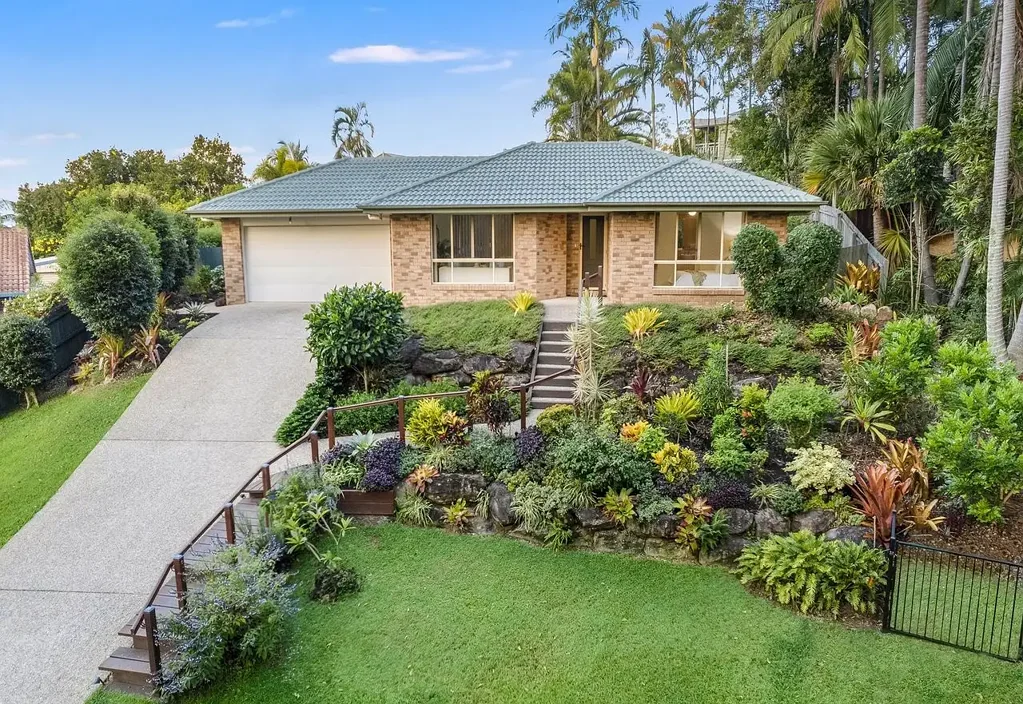 Peaceful Living with Beautiful Garden Surrounds