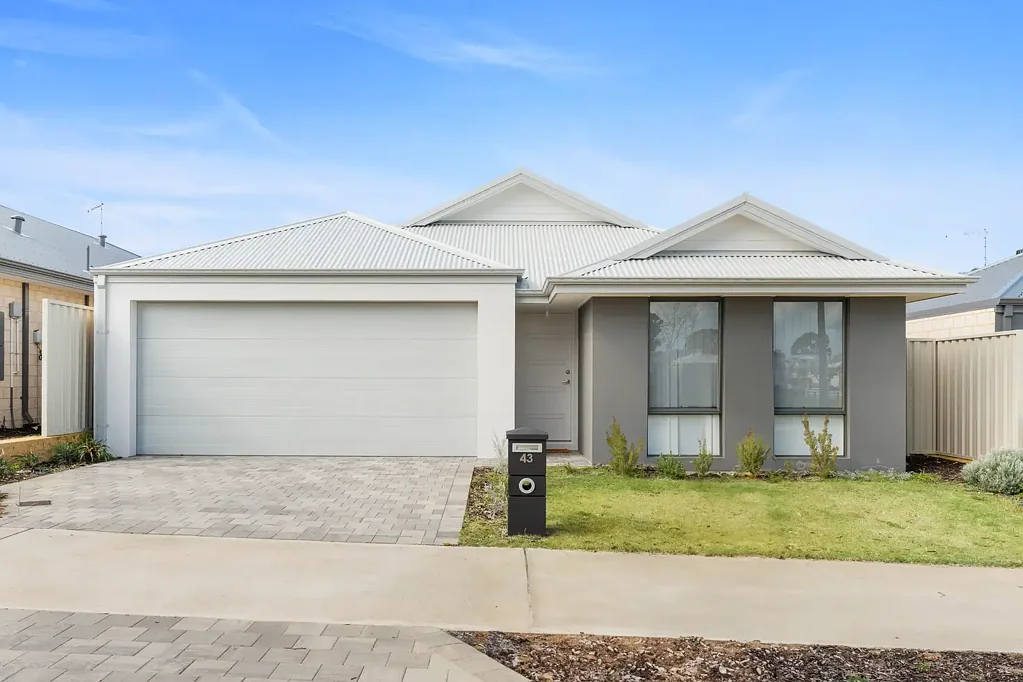 Baldivis 4ਬੈੱਡਰੂਮ Modern Elegance Meets Family Comfort at 43 Tranquil Loop, Baldivis