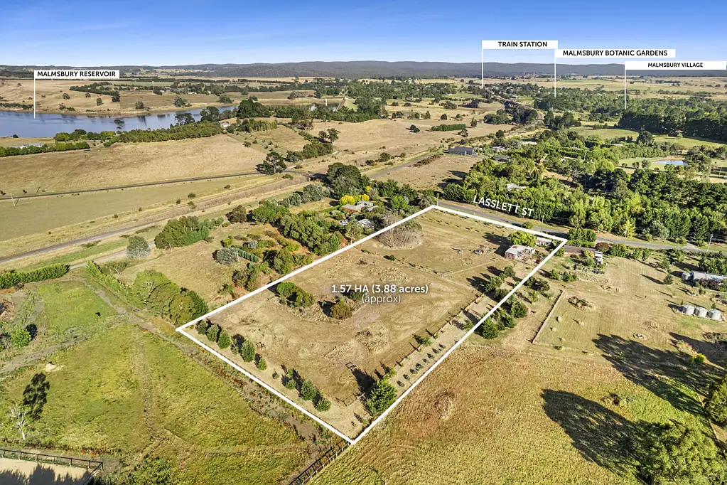 Malmsbury 优越地理位置·庄严铁艺门庭·手工蓝砂岩墙·广阔牧场视野·自给自足乐土·丰富历史文化·休闲生活配套·便捷城市连接 CREATE YOUR COUNTRY ESTATE DREAM