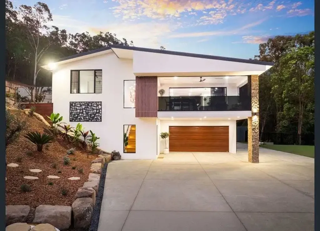 Parkwood 6房  Large Family Home + 2 Bed Self Contained Unit on 5,262m