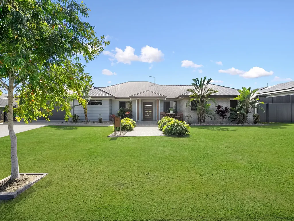 Caboolture 4कमरा Unrivalled Acreage Luxury Meets Ultimate Workshop & Lifestyle Capability!