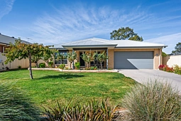 72 Hermitage Drive, Corowa